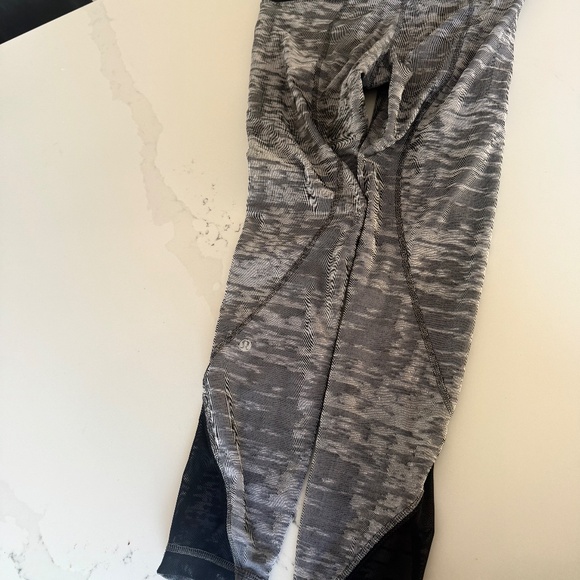 Lululemon leggings w pockets size 6 - Picture 2 of 5
